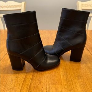 Via Spiga Womens Black Leather Side Zipper Heel Ankle Boot